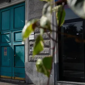 Modern - Near Isola Distric And Apartment